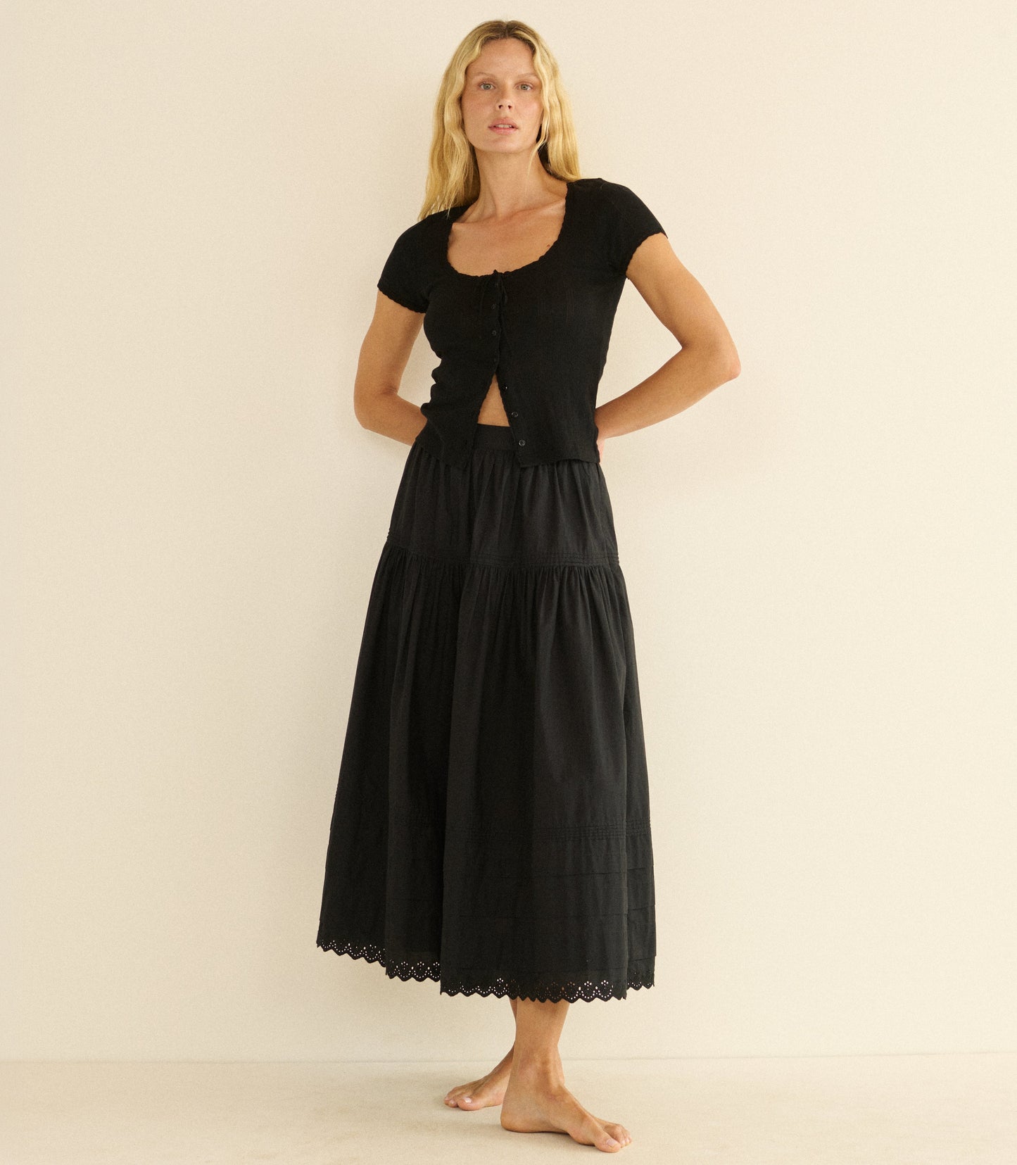 LARA TEE -- BLACK
